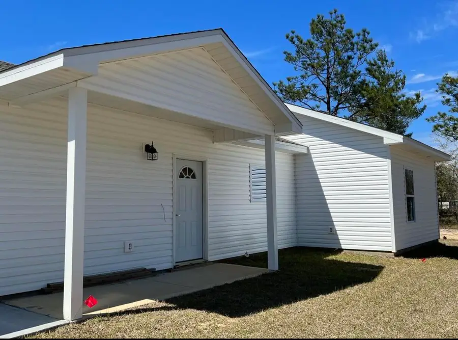 299 E Laurel Lane, Defuniak Springs, FL 32433 - #3