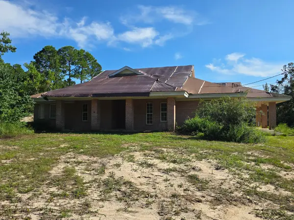 8261 Pamplona Street, Navarre, FL 32566