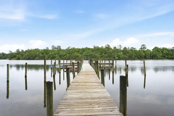 84 Hidden Cove Court, Valparaiso, FL 32580