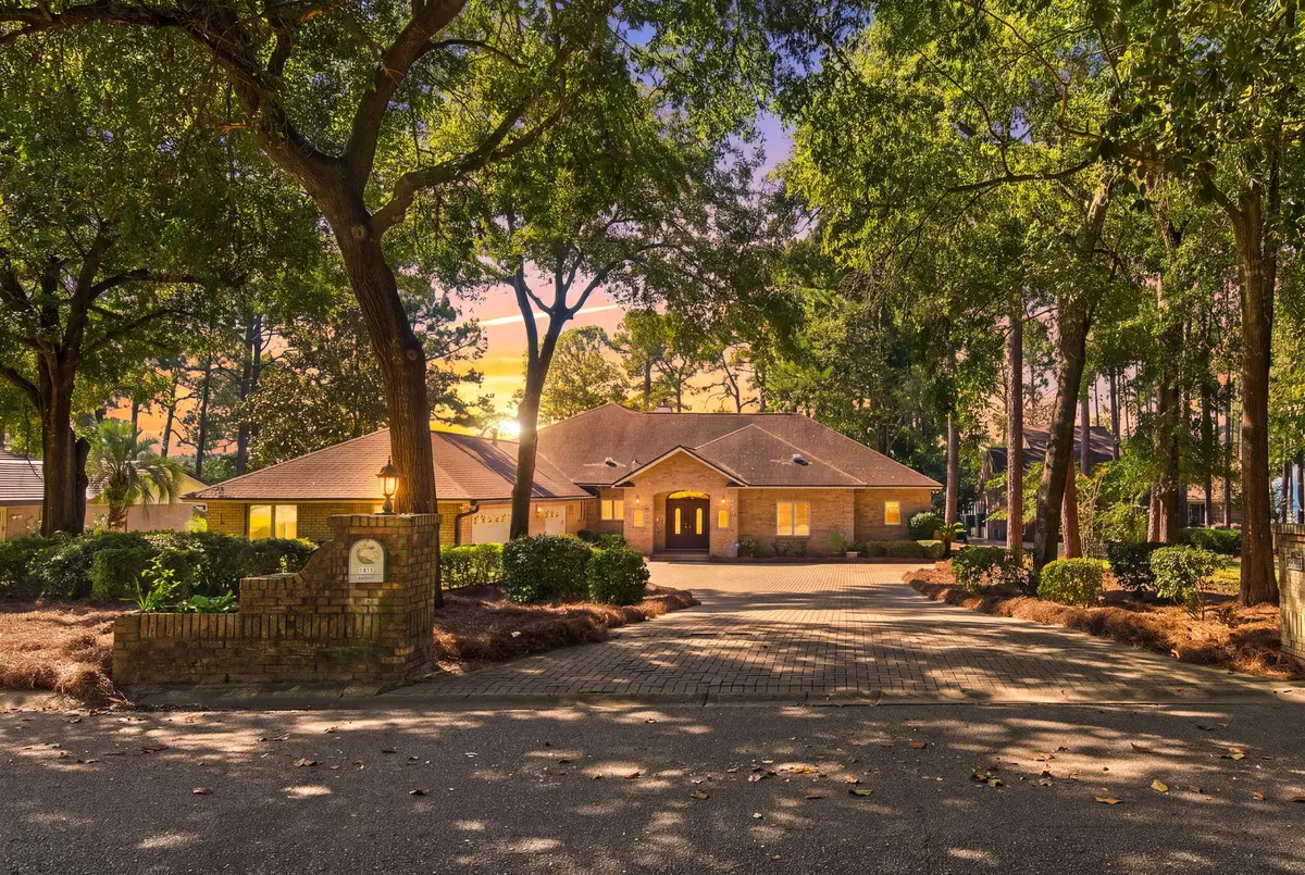 2422 Edgewater Drive, Niceville, FL 32578 - #1