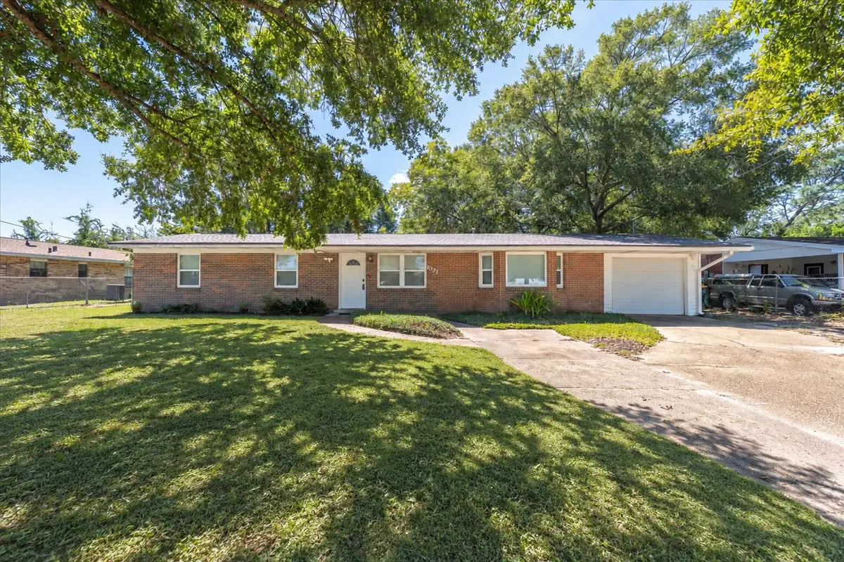 631 Manchester Road, Fort Walton Beach, FL 32547 - #1