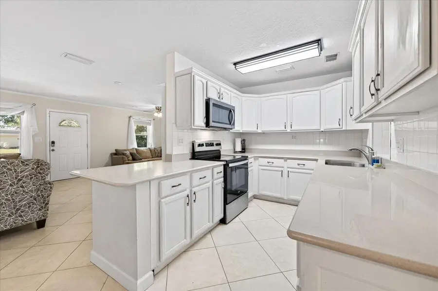 631 Manchester Road, Fort Walton Beach, FL 32547 - #3