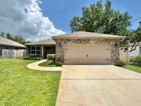 216 Green Drive, Mary Esther, FL 32569