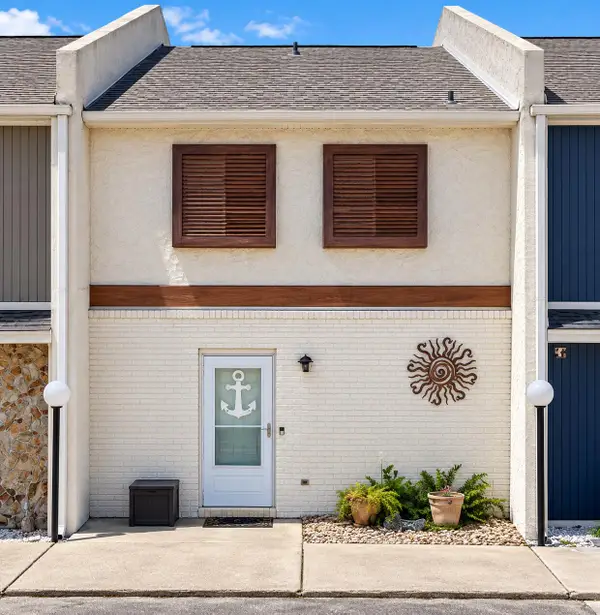 6215 Thomas Drive #UNIT 123, Panama City Beach, FL 32408