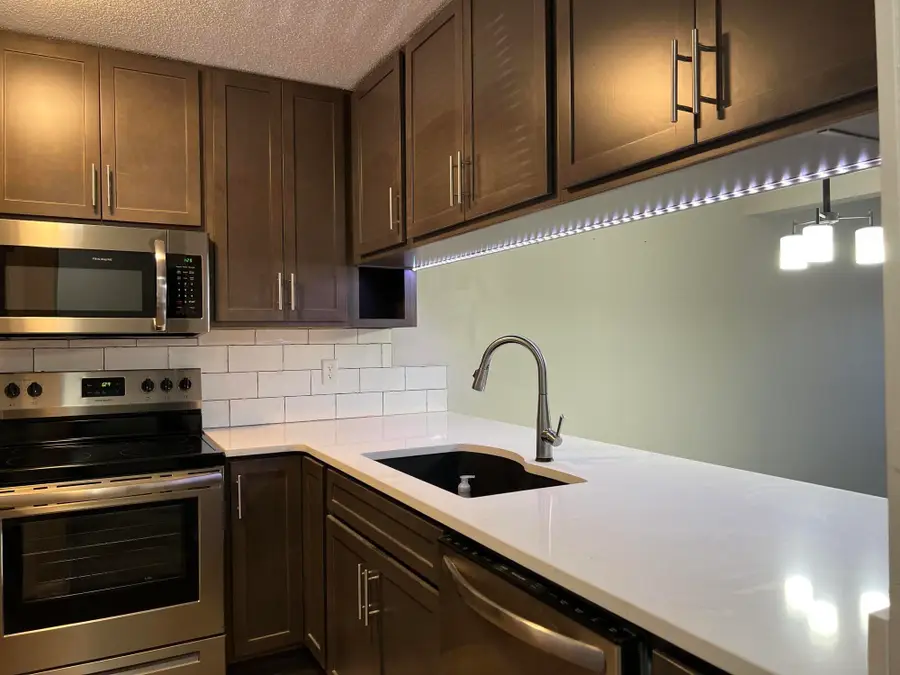 225 Carmel Drive #27, Fort Walton Beach, FL 32547 - Image #2