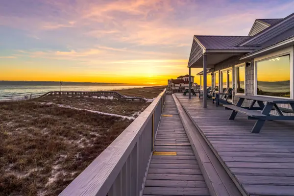 8123 Gulf Boulevard, Navarre, FL 32566