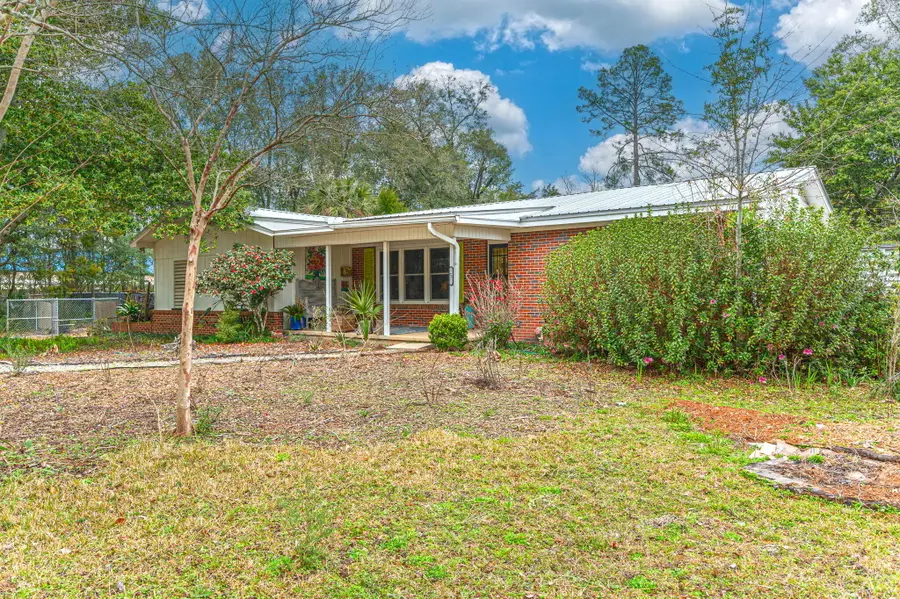 71 Oaklawn Drive, Defuniak Springs, FL 32435 - #2