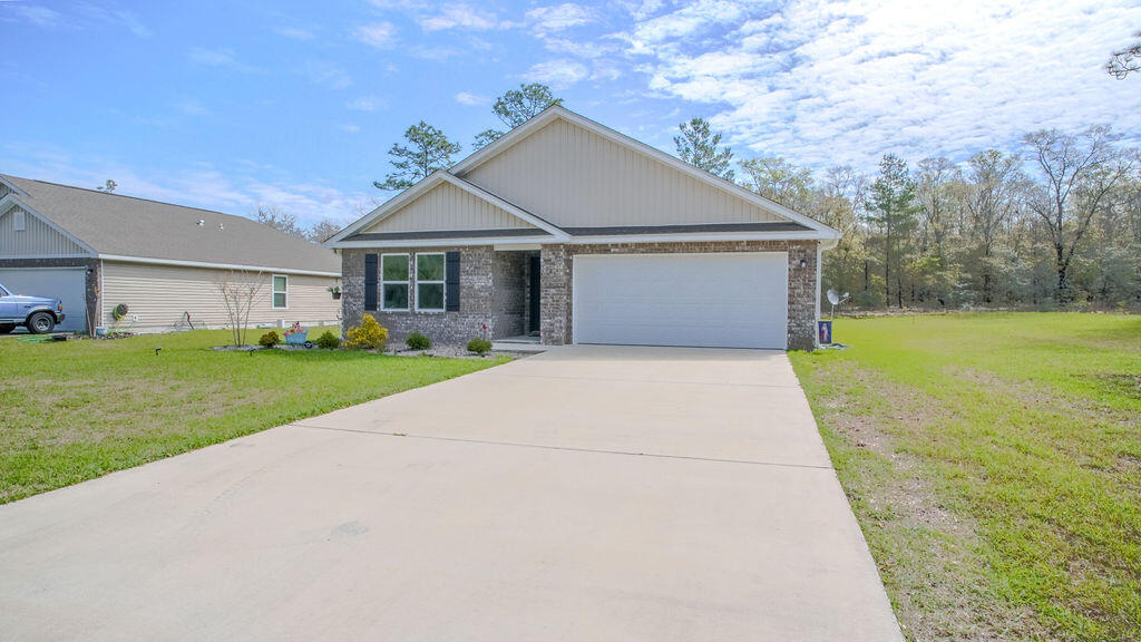 121 Hunters Ridge Drive, DeFuniak Springs, FL 32433 - BHGRE