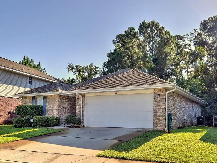 925 Lajolla Lane, Mary Esther, FL 32569 - Image #2
