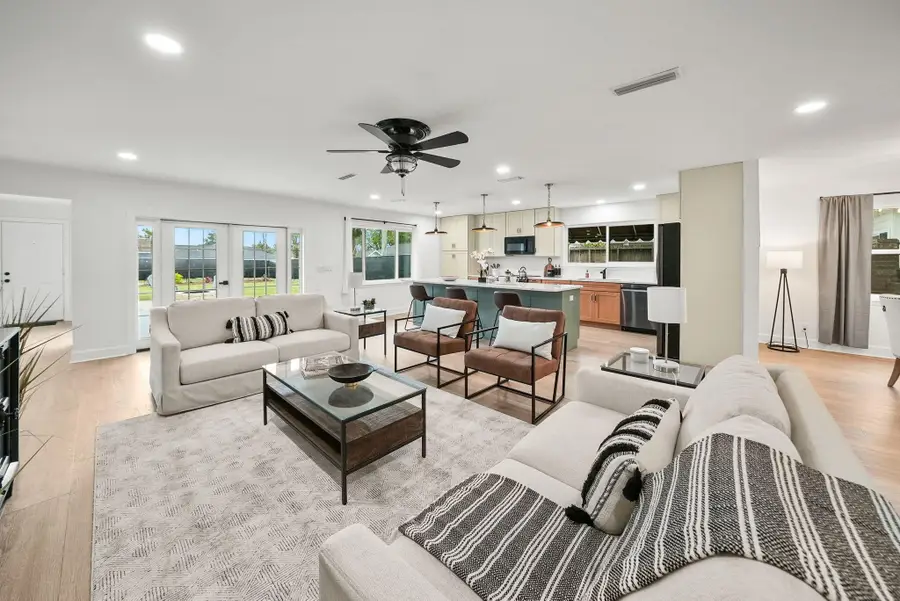 920 W Beach Drive, Panama City, FL 32401 - Image #2