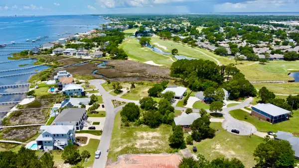 4136 Madura Rd, Gulf Breeze, FL 32563