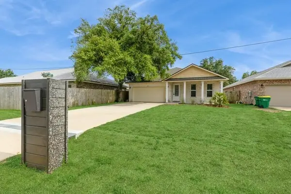 26 10th Avenue, Shalimar, FL 32579