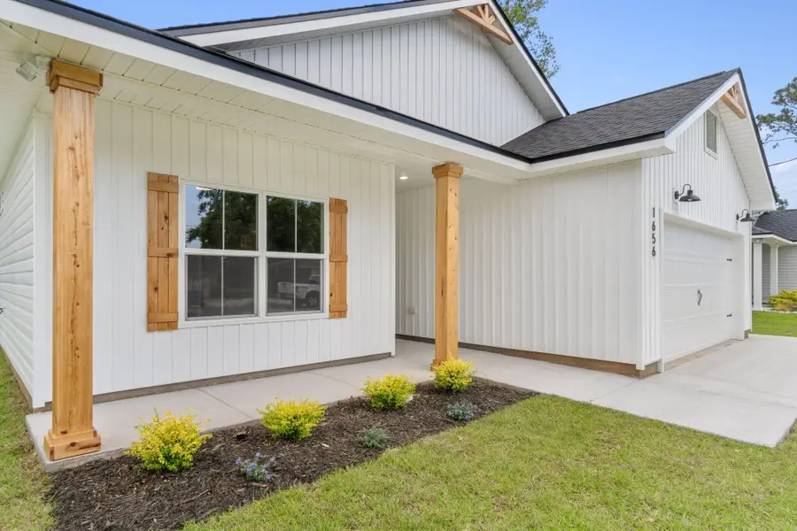 1420 Madelyn Wds Drive, Pensacola, FL 32506 - Image #3