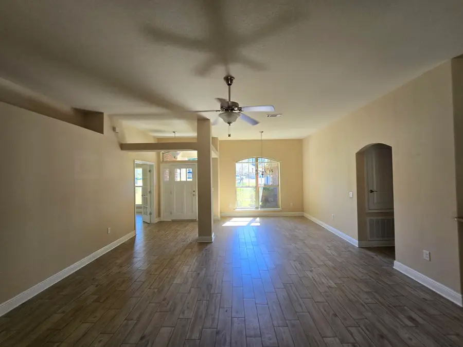 6846 Leisure St Street, Navarre, FL 32566 - Image #3