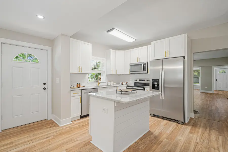 81 Eastview Avenue, Valparaiso, FL 32580 - Image #3