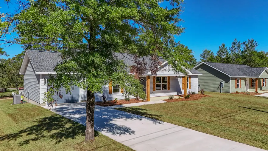 94 W Oleander Avenue, Defuniak Springs, FL 32433 - Image #2