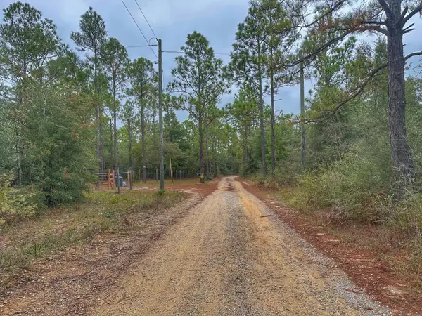 721 Coventry Road, DeFuniak Springs, FL 32433