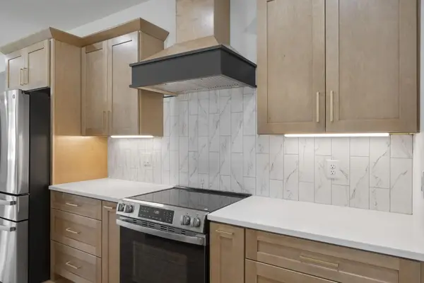 7713 Sandstone Street, Navarre, FL 32566