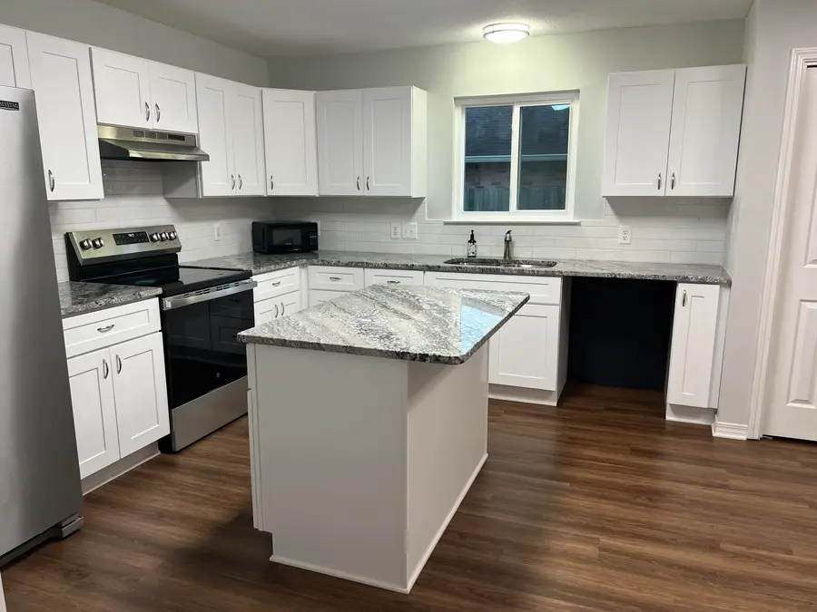 2043 Jessica Way, Navarre, FL 32566 - Image #3