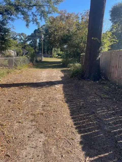 450 S Savage Street, Crestview, FL 32536 - Image #2