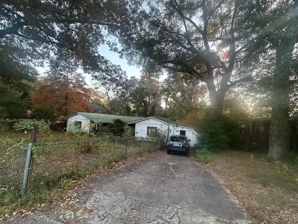 300 Bay Avenue, DeFuniak Springs, FL 32435