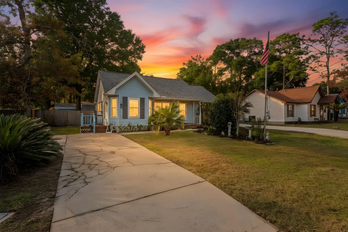 144 Oak Terrace Drive, Crestview, FL 32539 - Image #1