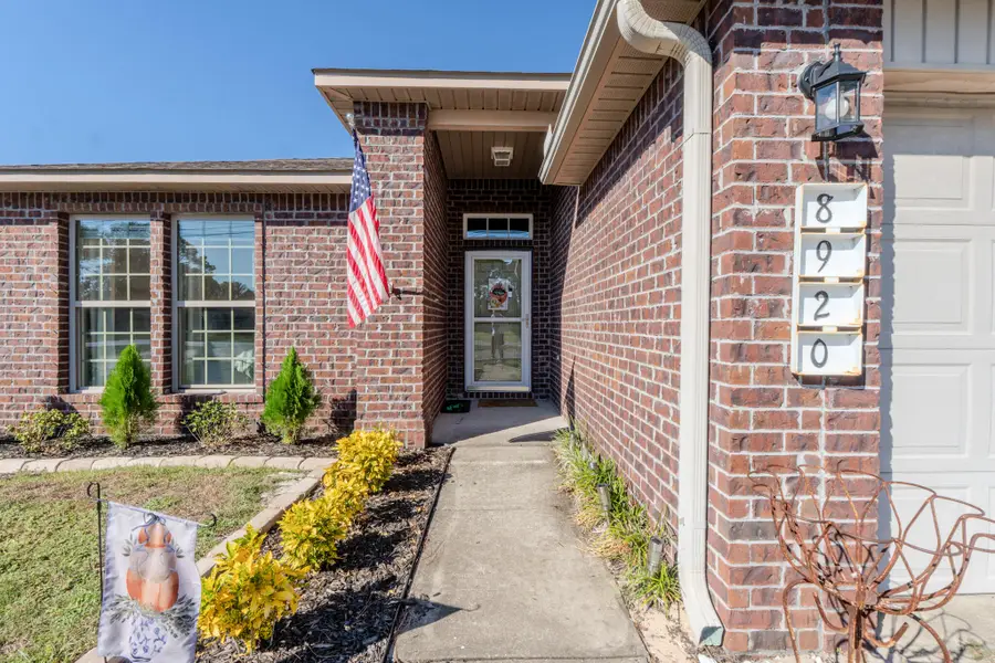 8920 Quail Roost Dr Drive, Navarre, FL 32566 - Image #2