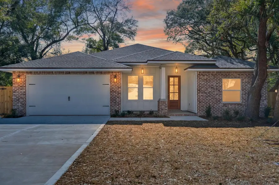 228 NE Greenbrier Circle, Fort Walton Beach, FL 32547 - #2