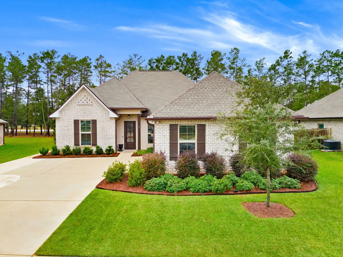 82 Campfire Cove, Freeport, FL 32439 - Image #1