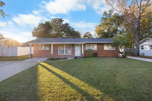 17 Mary Esther Drive, Mary Esther, FL 32569