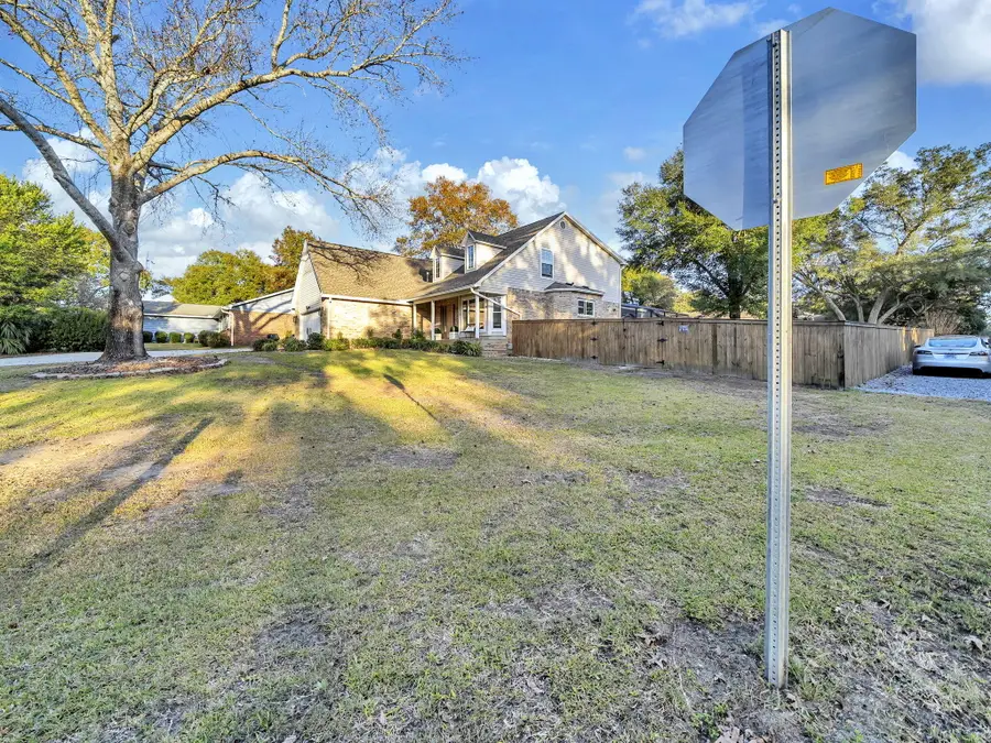 526 Nassau Drive, Niceville, FL 32578 - Image #3