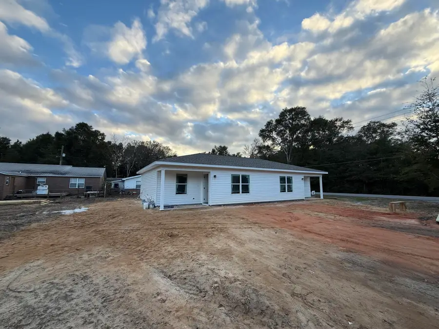 32 Constitution Avenue Avenue #A-B, Defuniak Springs, FL 32433 - Image #3