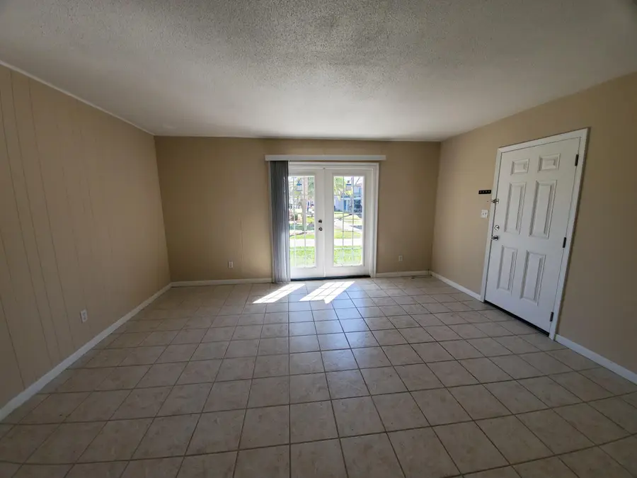 2100 W Beach Drive #APT B102, Panama City, FL 32401 - #2