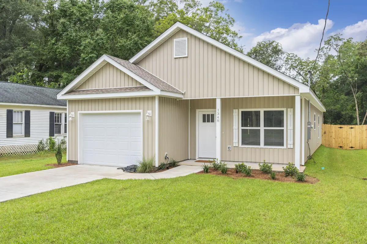 1359 E Chestnut Avenue, Crestview, FL 32539 - Image #1