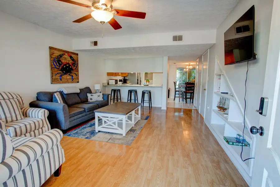 2404 Suwanee Lane, Fort Walton Beach, FL 32547 - Image #2