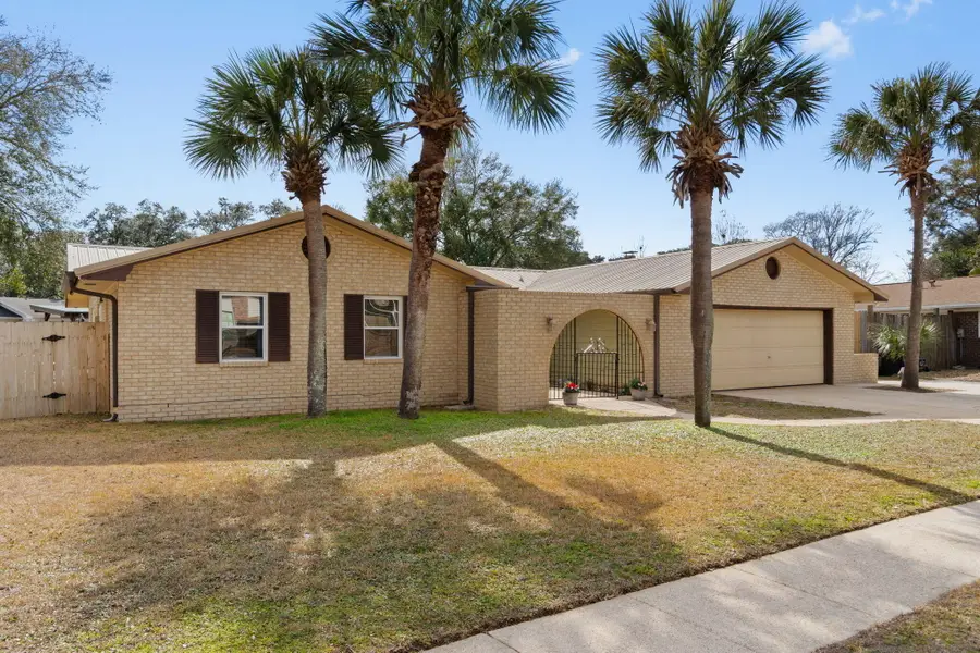 676 NE Merioneth Drive, Fort Walton Beach, FL 32547 - #2