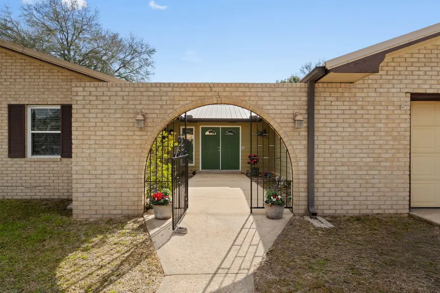 676 NE Merioneth Drive, Fort Walton Beach, FL 32547 - #3