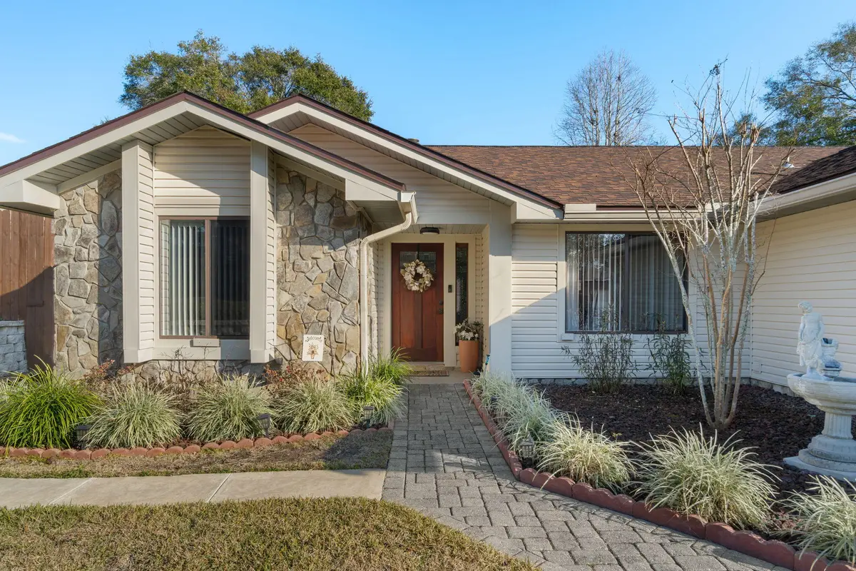 232 Yellow Pine Court, Niceville, FL 32578 - Image #1