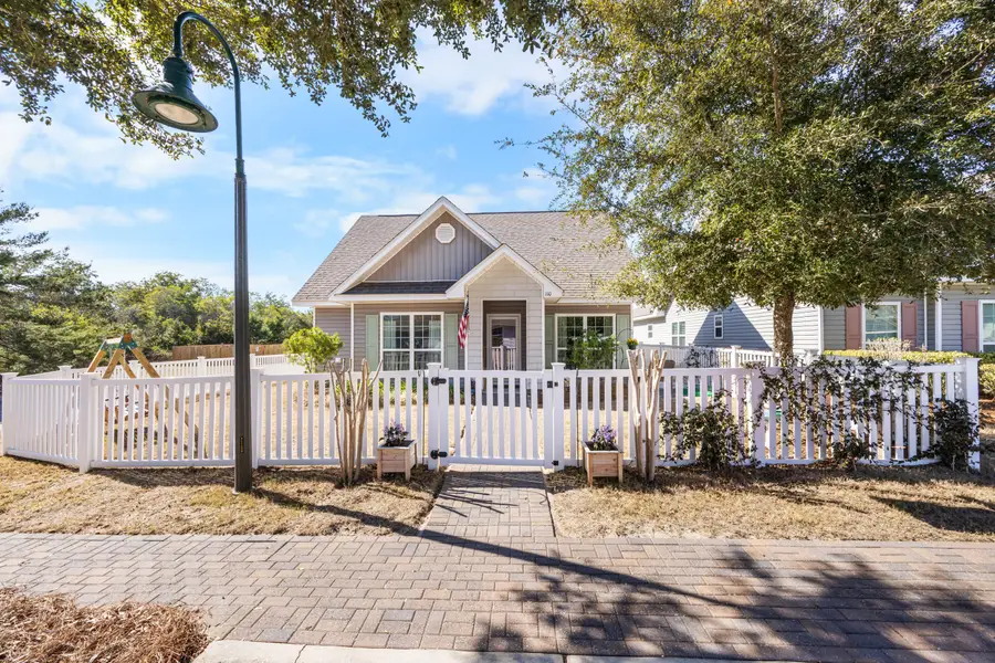 110 Cornelia Street, Freeport, FL 32439 - #3