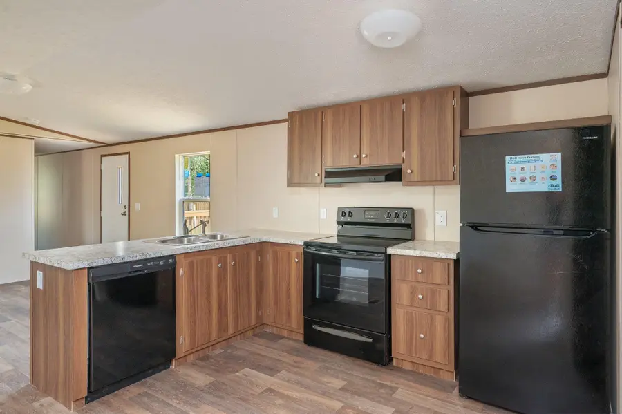 402 W Royal Palm Ave, Defuniak Springs, FL 32433 - Image #2