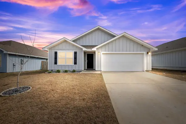 211 Laurel Hill Street, Crestview, FL 32539