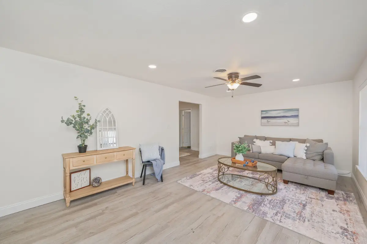 431 Andrew Drive, Valparaiso, FL 32580 - Image #1