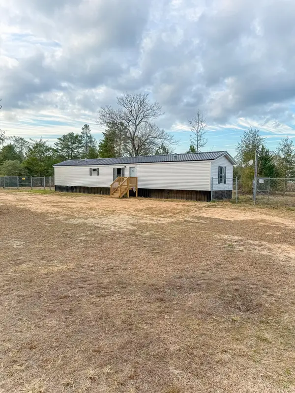 551 Creola Street, Holt, FL 32564