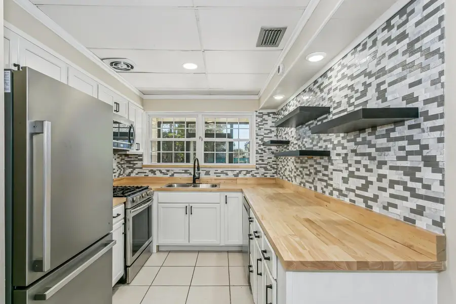 123 SW Robinwood Drive, Fort Walton Beach, FL 32548 - Image #2