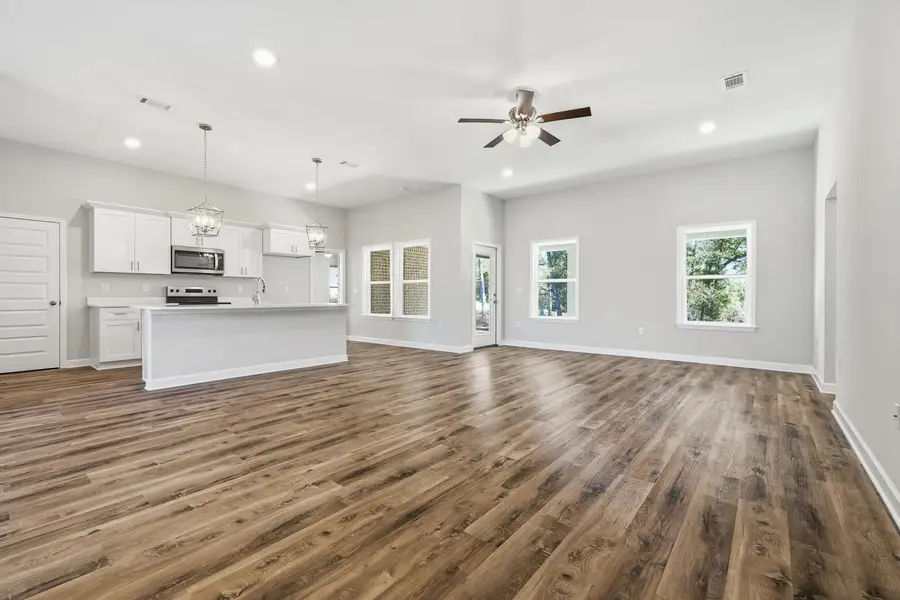 1576 Texas Parkway, Crestview, FL 32536 - #3