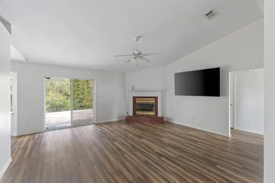 450 Jillian Drive, Crestview, FL 32536 - #3