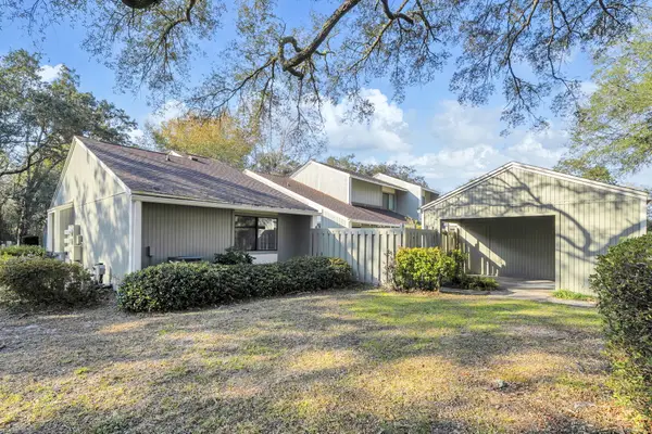 800 Bay Drive #APT 05, Niceville, FL 32578