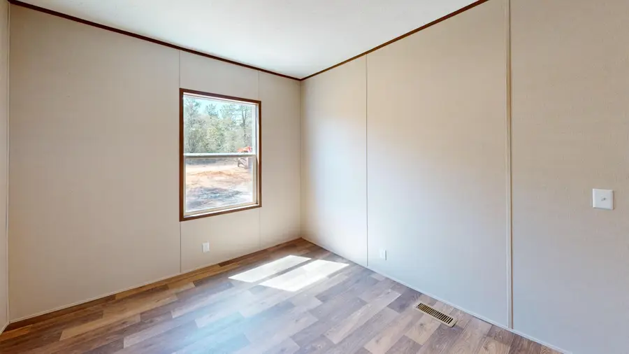 23 Hyacinth Avenue, Defuniak Springs, FL 32433 - #3