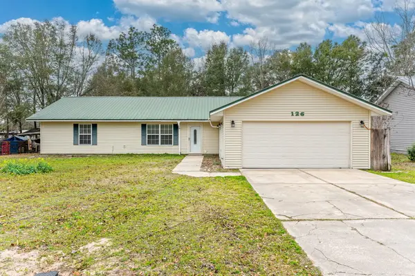126 Paradise Island Drive, DeFuniak Springs, FL 32433