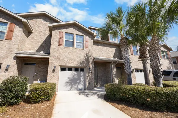 8808 Brown Pelican Circle, Navarre, FL 32566